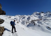 42 Costeggiando il bacino del Fregabolgia con vista in Madonnino